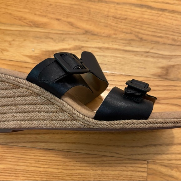 Clarks Collection Black Heeled Sandals EUC Sz 8 - Picture 4 of 5